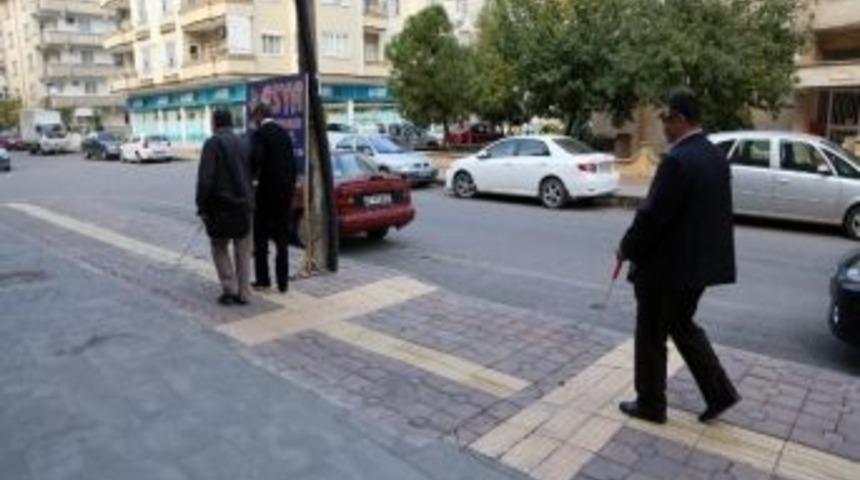 Şehitkamil Belediyesi Engelleri Tek Tek Kaldırıyor