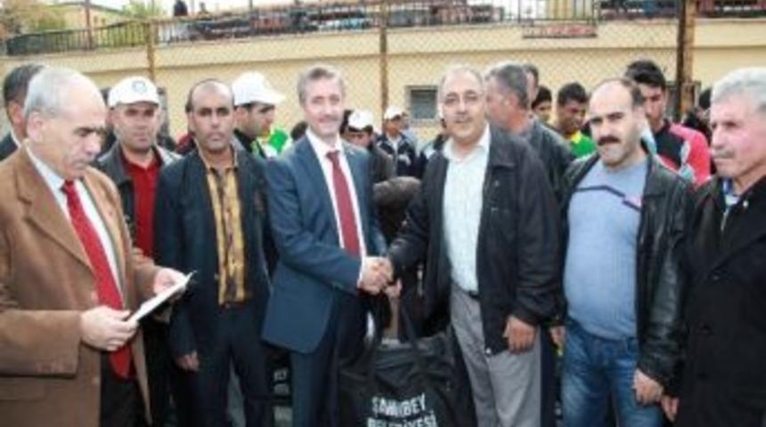 Şahinbey Belediyesi&rsquo;nden Amat&ouml;r Takımlara Malzeme Desteği