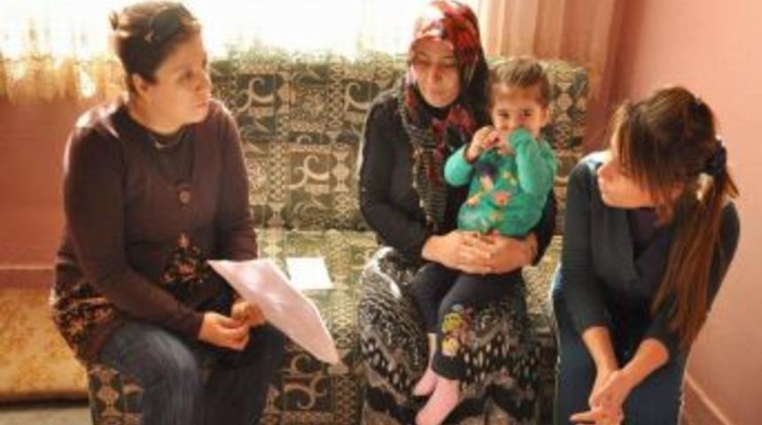 'G&ouml;n&uuml;l El&ccedil;ileri' Ihtiya&ccedil; Sahibi Aileleri Ziyaret Etti