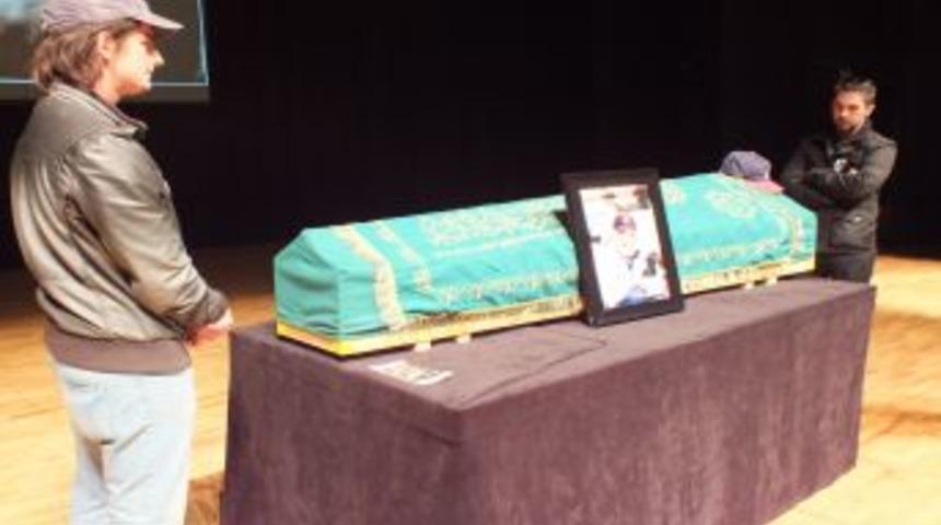 Dostları, Savaş Ay'ı T&ouml;renle Uğurladı