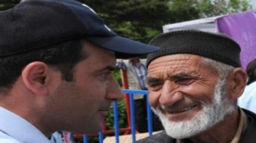 Polis &lsquo;4 Mevsim Y&uuml;z G&uuml;len Y&uuml;z Projesi&rsquo; Ile Vatandaşlarla Kaynaşıyor