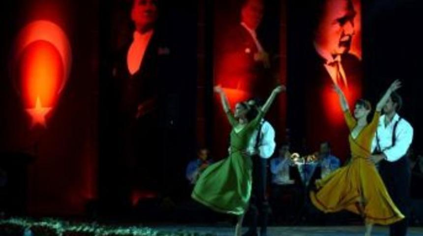 Mersin B&uuml;y&uuml;kşehir&rsquo;den Atat&uuml;rk&rsquo;&uuml; Anma Gecesi