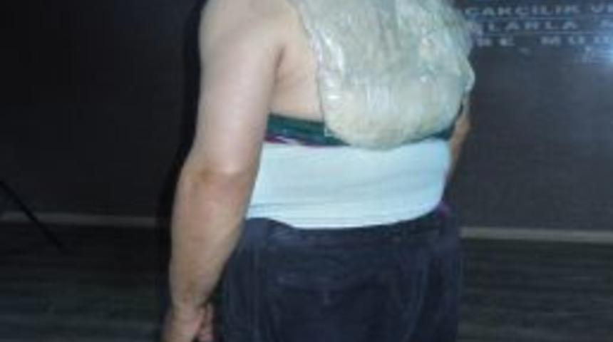 V&uuml;cuduna Sardığı 2 Kilo Eroinle Yakalandı