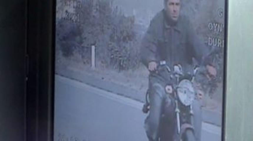 &Ouml;len Motosiklet S&uuml;r&uuml;c&uuml;s&uuml;n&uuml;n Son G&ouml;r&uuml;nt&uuml;s&uuml; Radar Kamerasında