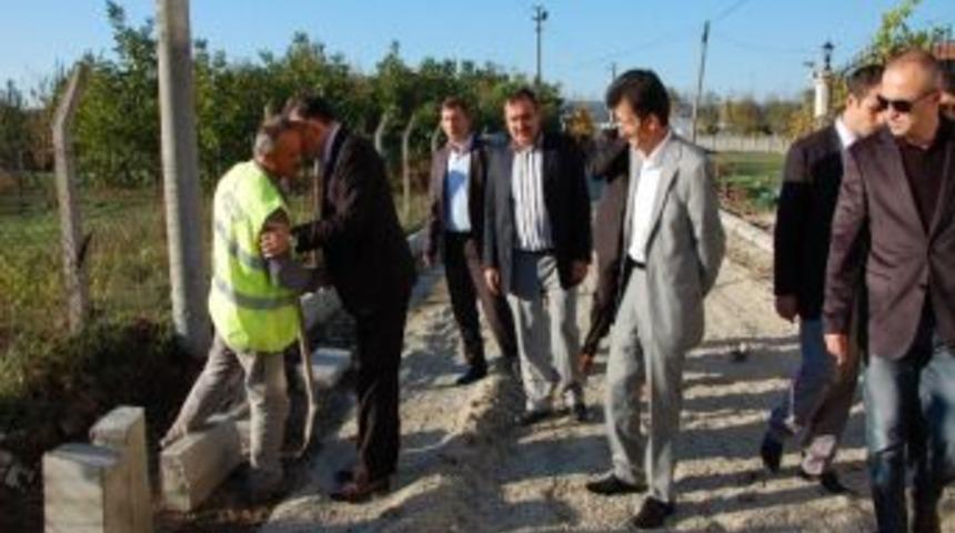 17 Ağustos Mahallesi&rsquo;nde Parke &Ccedil;alışması Yapılıyor