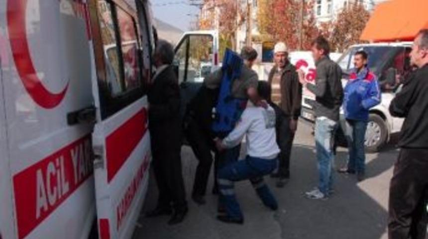 Elbistan&rsquo;da Trafik Kazası: 2 Yaralı