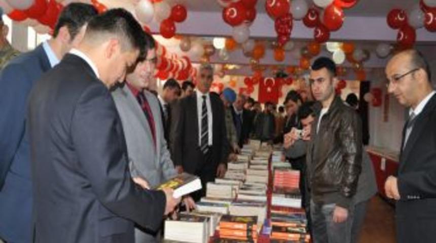 Beyt&uuml;şşebap&rsquo;ta Kitap Fuarı D&uuml;zenlendi