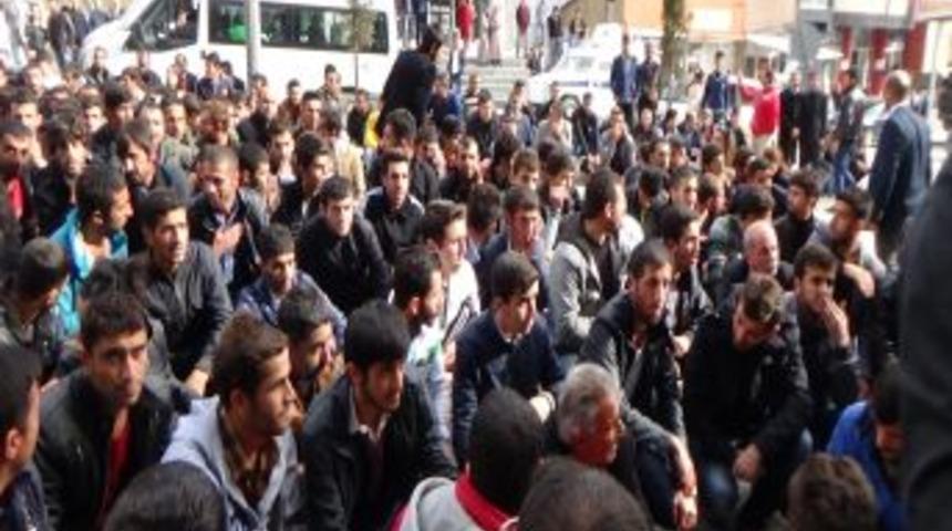 Hakkari &Uuml;niversitesi'ndeki Fuhuş Olayları Protesto Edildi