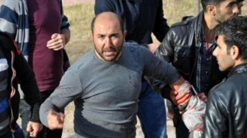 Sivas'ta Karşıt G&ouml;r&uuml;şl&uuml; &Ouml;ğrenciler Arasında Kavga &Ccedil;ıktı