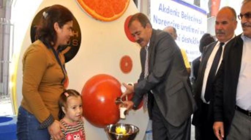 Narenciye Festivali Etkinlikleri Kapsamında Portakal Suyu Ikram Edildi