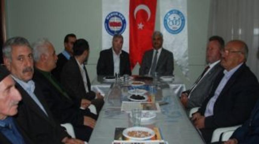 Kabakaş, Ziyaretlerini S&uuml;rd&uuml;r&uuml;yor