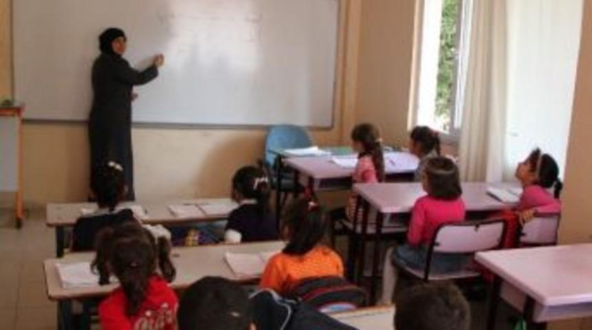 D&ouml;rtyol'da Suriyeli &Ccedil;ocuklar İ&ccedil;in Okul A&ccedil;ıldı