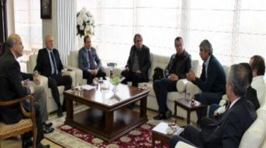 Kamp Merkezleri Futbol Otoritelerinin G&uuml;ndeminde