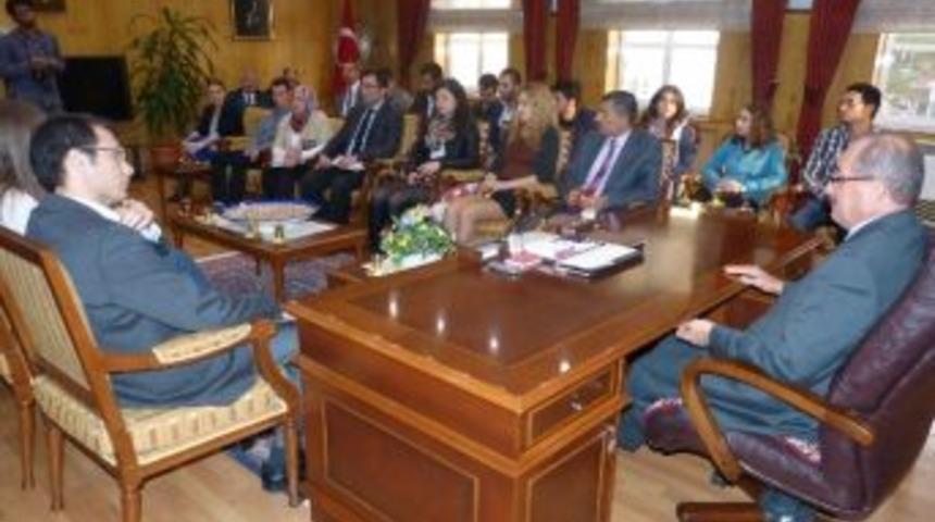 Vali Kocatepe, Polonyalı &Ouml;ğrencileri Kabul Etti