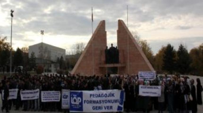 Atat&uuml;rk &Uuml;niversitesi'nde Formasyon Eylemi