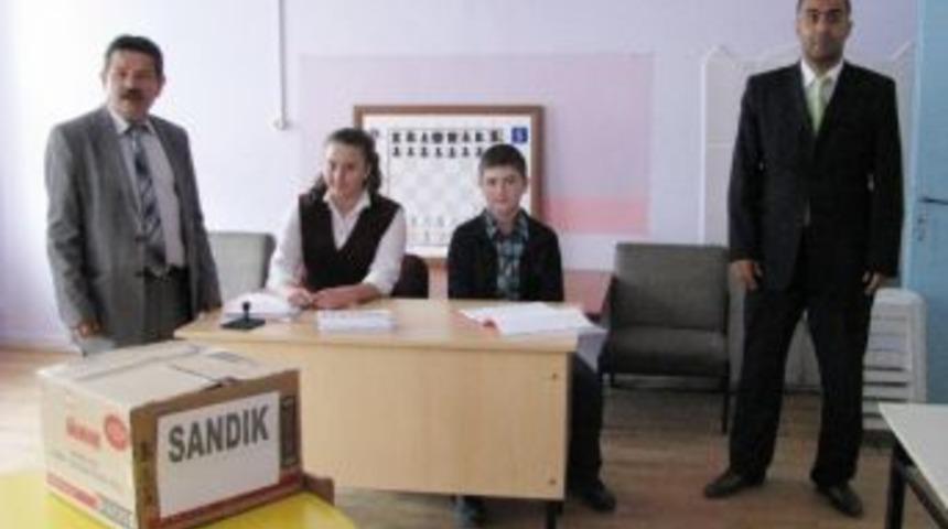 Hisarcık Atat&uuml;rk İlkokulunda &Ouml;ğrenci Meclisi Başkanlığı Se&ccedil;imi