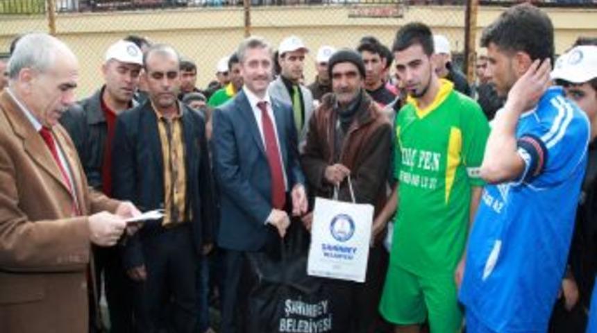 Şahinbey Belediyesi&rsquo;nden Amat&ouml;r Takımlara Malzeme Desteği