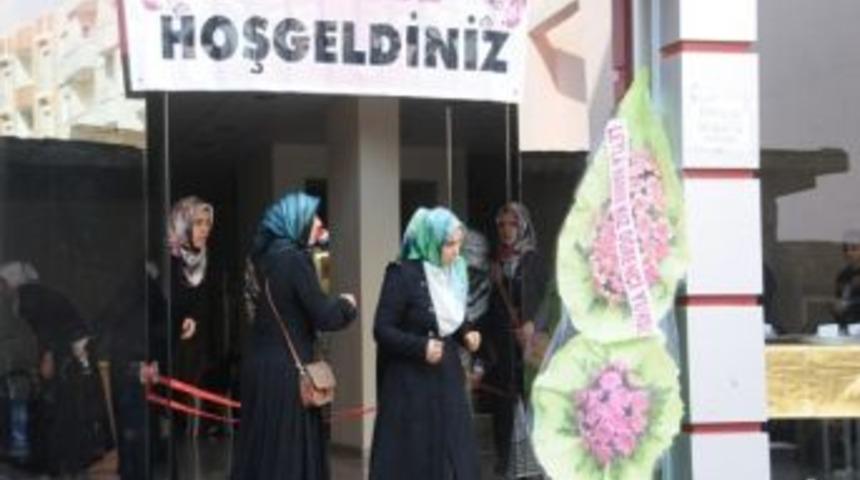 Cizre'de Fakir &Ouml;ğrenciler Yararına Kermes