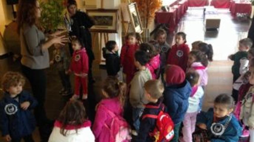 Minik &Ouml;ğrenciler &Ccedil;anakkale Şehirleri Anıtı&rsquo;nı Gezdi