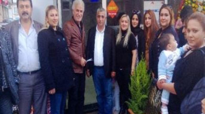 Chp'li Salih Erkek, Hemşehrileriyle İ&ccedil; İ&ccedil;e