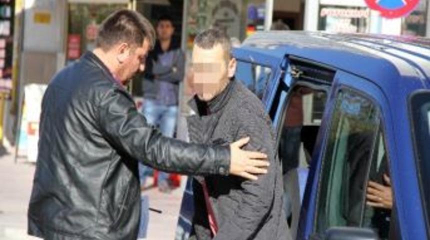Bı&ccedil;aklı Saldırgan Yakalandı