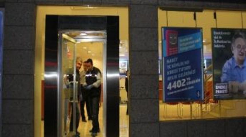 Bankayı Soyup Halk Otob&uuml;s&uuml;yle Ka&ccedil;tı