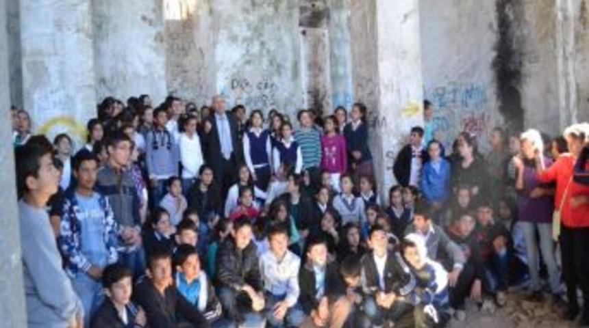 K&ouml;yde Okulu &Ouml;ğrencileri Şehrin Tarihi Yerlerini Gezdi