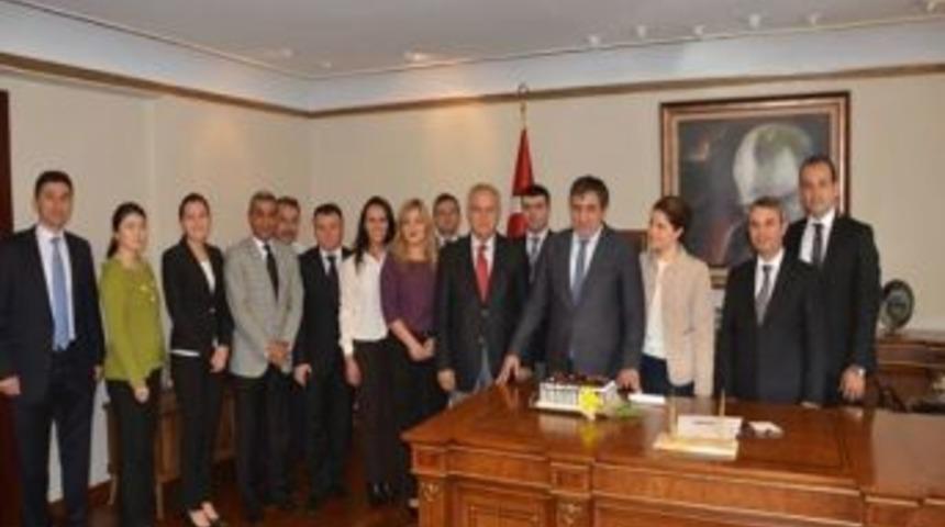 Vali K&uuml;&ccedil;&uuml;k&rsquo;e Doğum G&uuml;n&uuml; S&uuml;prizi