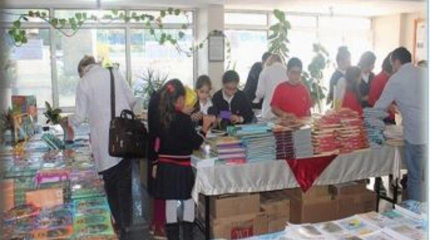 Ted Kolejinde Kitap Fuarı