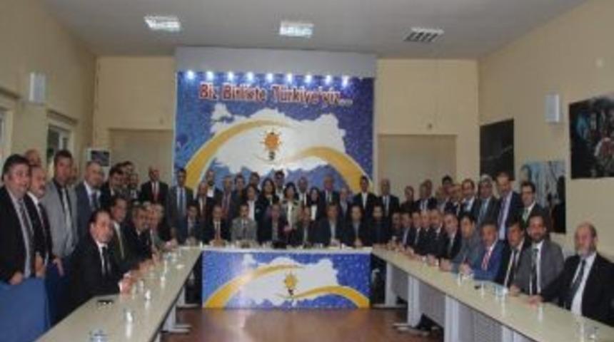 Ak Parti&rsquo;den Aday Adaylarıyla Değerlendirme Toplantısı