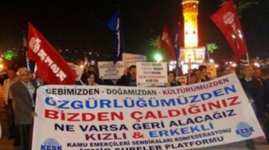 İzmir&rsquo;de Kesk, &lsquo;kadınlı-erkekli Direnmeye Devam&rsquo; Eylemi Yaptı