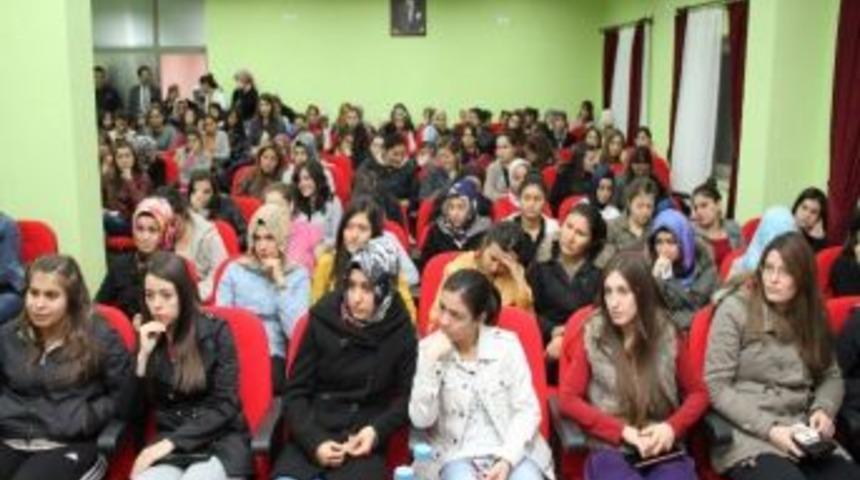 Bozok &Uuml;niversitesi Rekt&ouml;r&uuml; U&ccedil;ar, Yurtta Kalan &Ouml;ğrencileri Ziyaret Etti