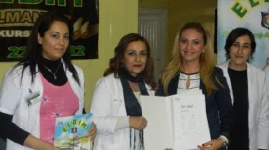 Elbim Kursiyerlerinin Sertifika Heyecanı