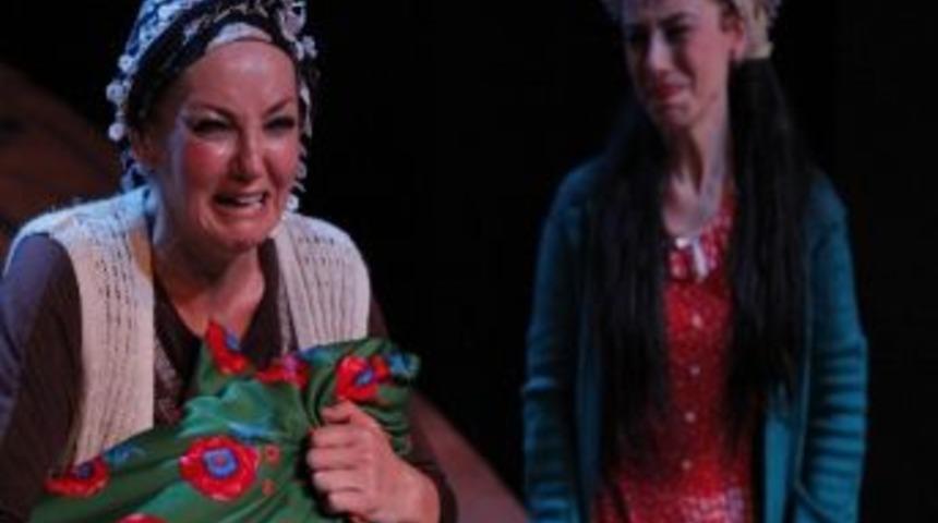 Adana Devlet Tiyatrosu Karadeniz&rsquo;de Perde A&ccedil;ıyor