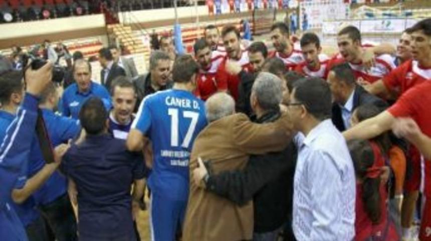 Şahinbey Belediye Voleybol 4&rsquo;te 4 Yaptı