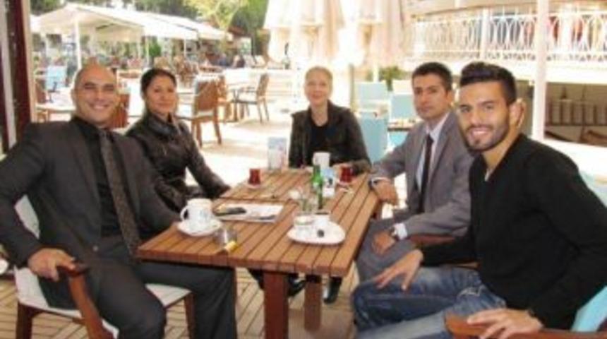 Cenk G&uuml;ven&ccedil;, &Ouml;demiş&rsquo;te Ailesiyle Hasret Giderdi