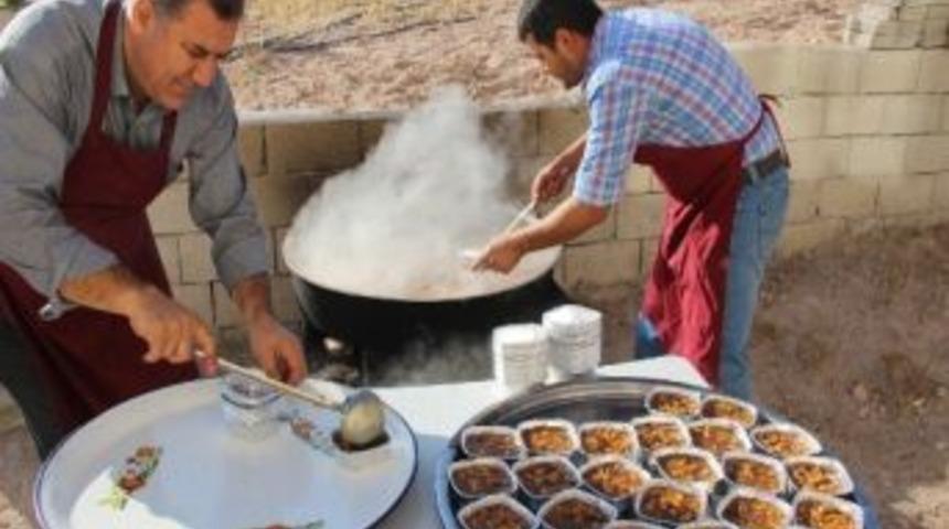 Bin Kişilik Aşure Yaptılar