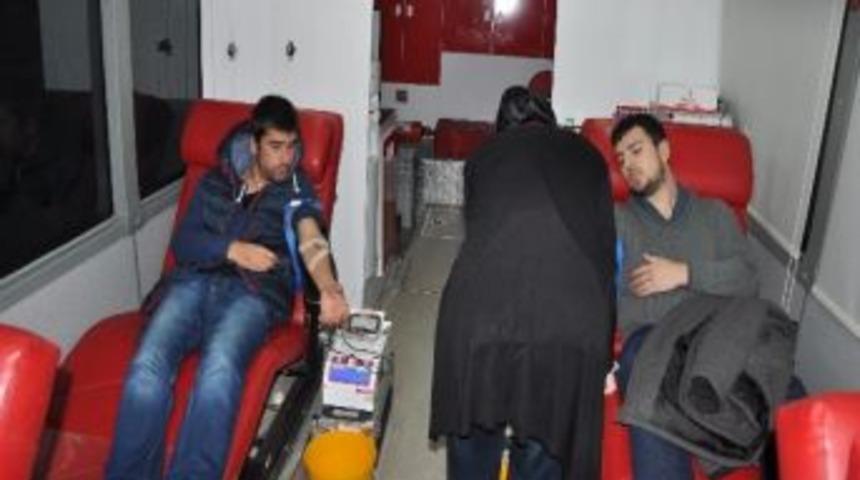 L&uuml;leburgaz'da 2 G&uuml;nde 100 &Uuml;nite Kan Toplandı