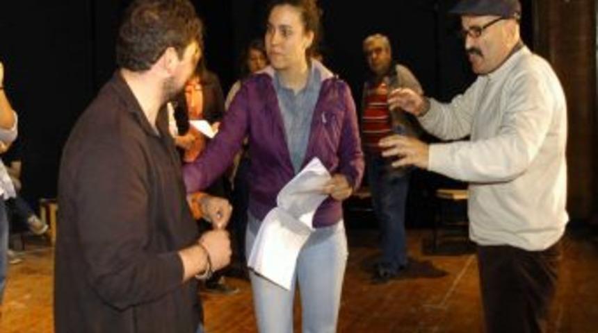 Mamak&rsquo;ta Tiyatro Heyecanı