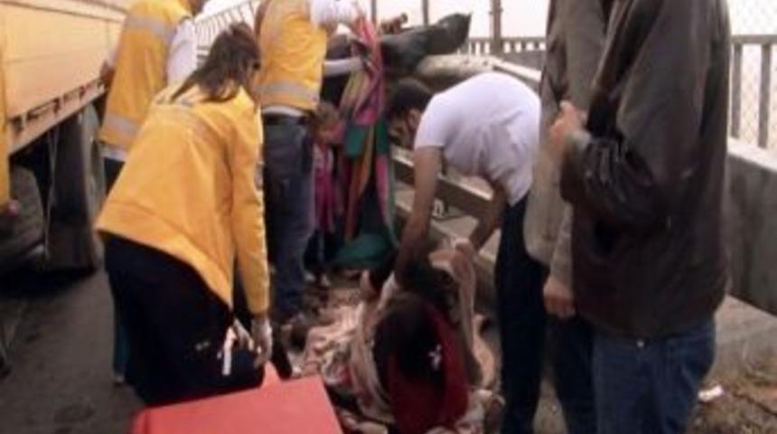 Şanlıurfa&rsquo;da Trafik Kazaları: 2 &Ouml;l&uuml;, 21 Yaralı