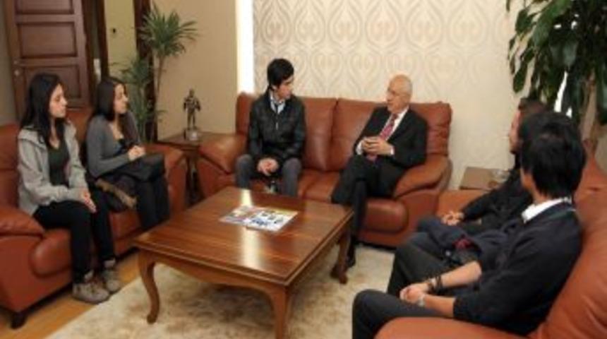 Başkan Yaşar &Ouml;ğrencilerle Bir Araya Geldi