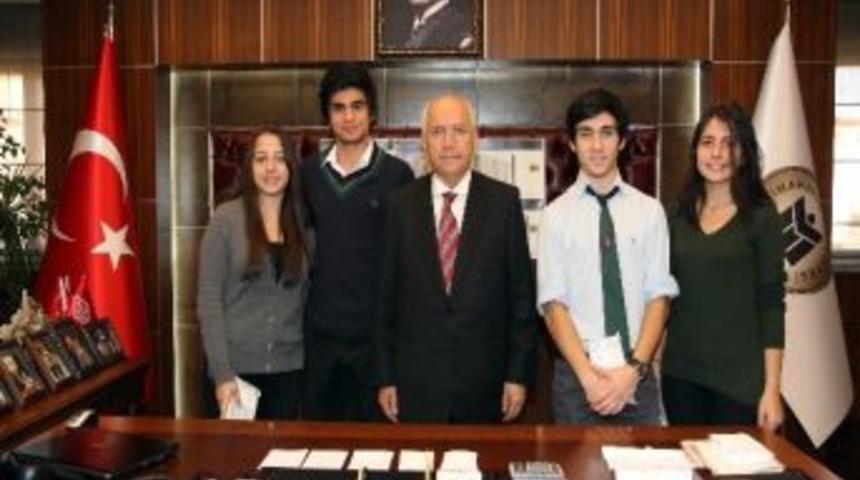 &Ouml;ğrencilerden Başkan Yaşar&rsquo;a Teşekk&uuml;r Ziyareti