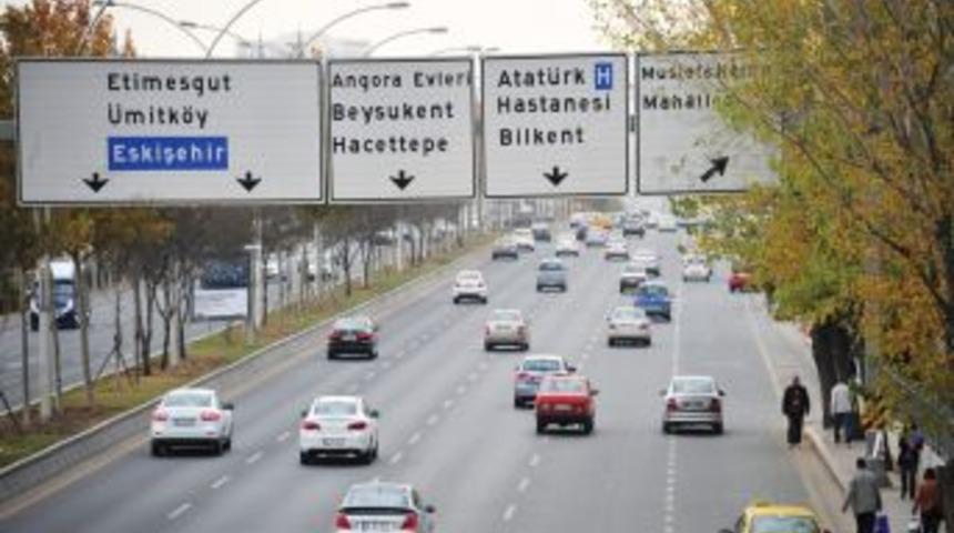 Başkent Yollarına 770 Adet Dev Y&ouml;n Levhası Asıldı