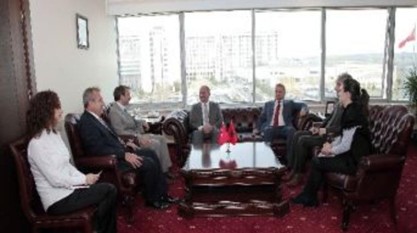 Rekt&ouml;r Y&ouml;r&uuml;k, "mevlana Değişim Programlarını &Ouml;nemsiyoruz"