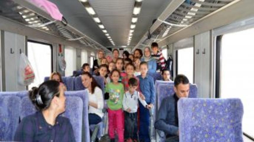Okul Gezileri Trenlere Taşındı