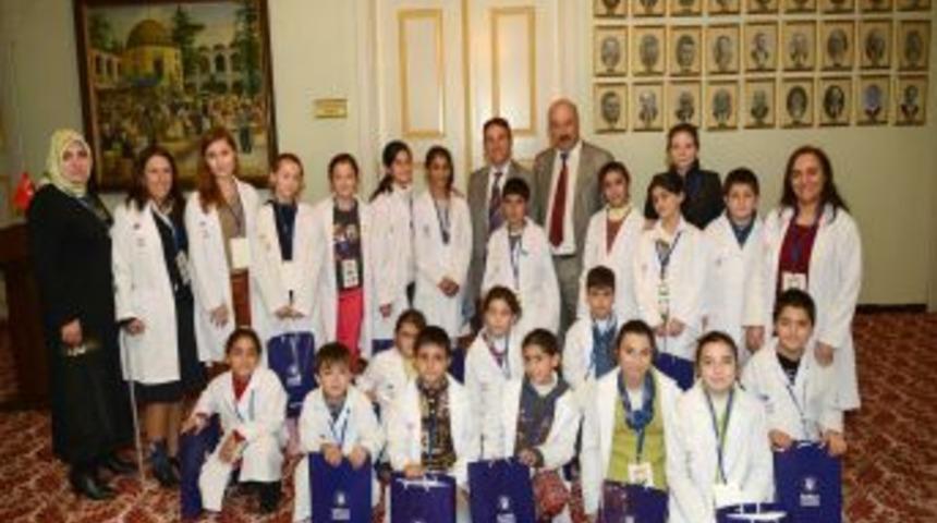 &Ccedil;evreci &Ouml;ğrencilerden Belediyeye Ziyaret