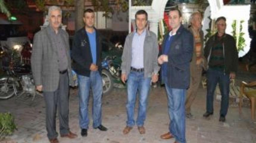 Avcılar Atat&uuml;rk&rsquo;e Mevlit Okuttu Aşure Dağıttı