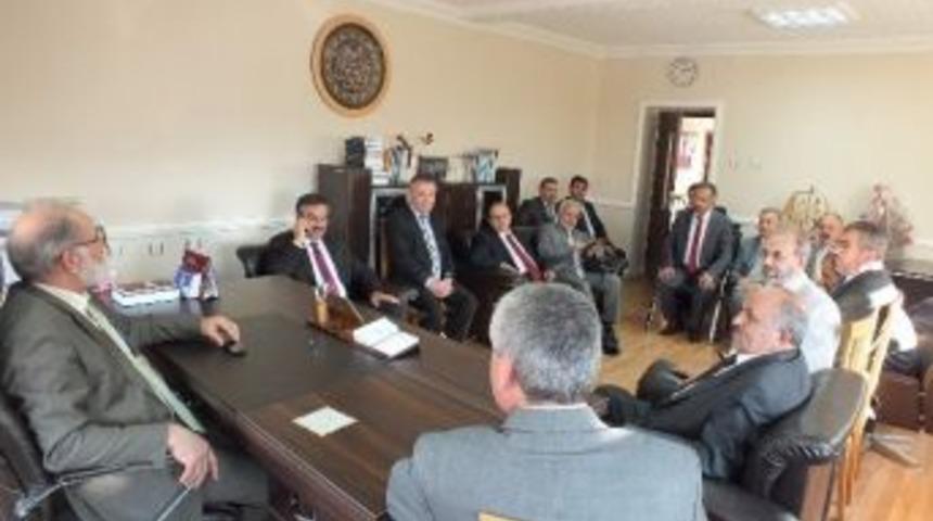 İl&ccedil;e M&uuml;ft&uuml;leri Toplantısı Sarız'da Yapıldı