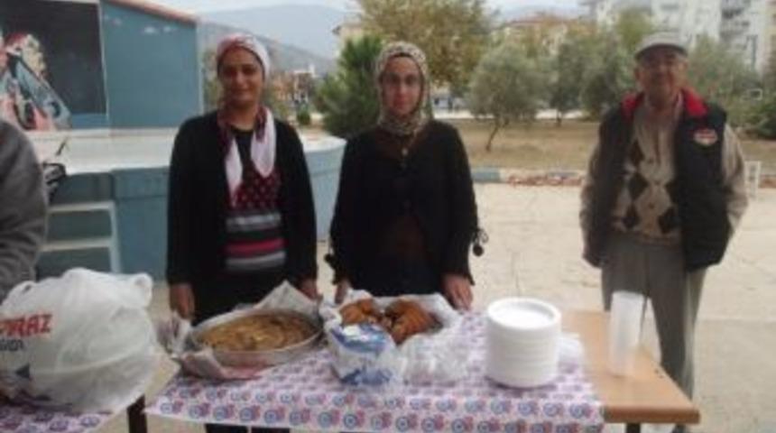 Salihli R&uuml;şt&uuml; Akbıyıkoğlu Ortaokulu&rsquo;nda Tanışma Kermesi