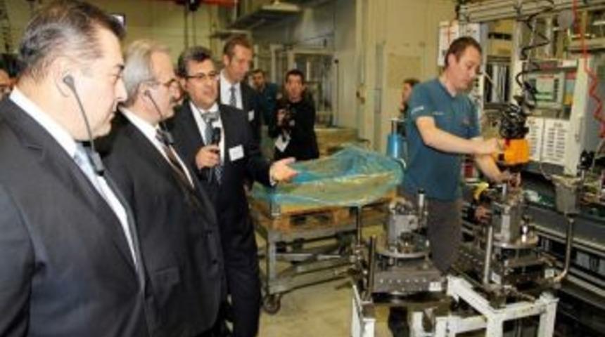 Vali Karaloğlu Bosch Fabrikasını Gezdi